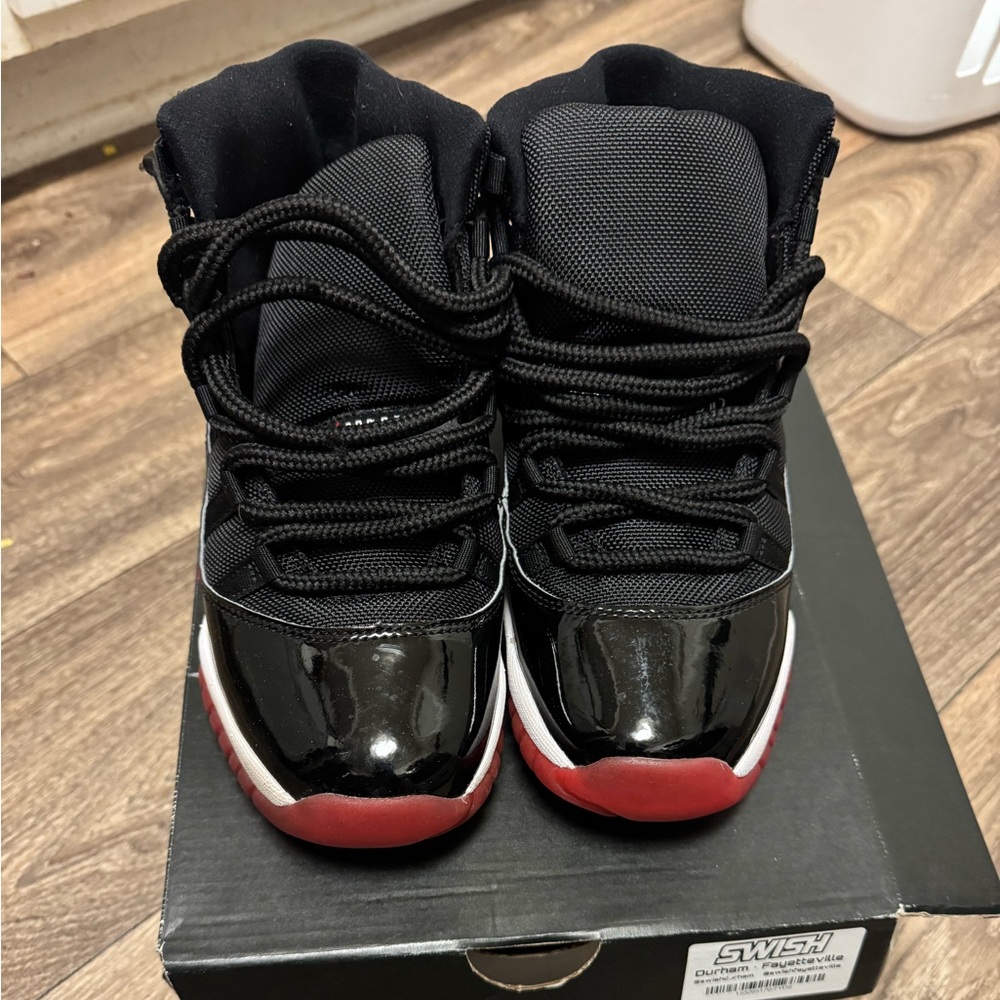 Red and black Jordan’s barely worn